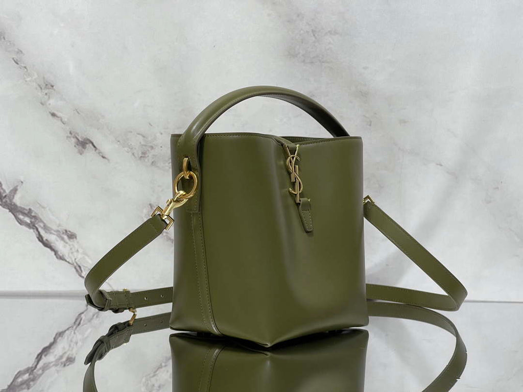 YSL 749036 LE 37 スモール シャイニーレザー グリーン