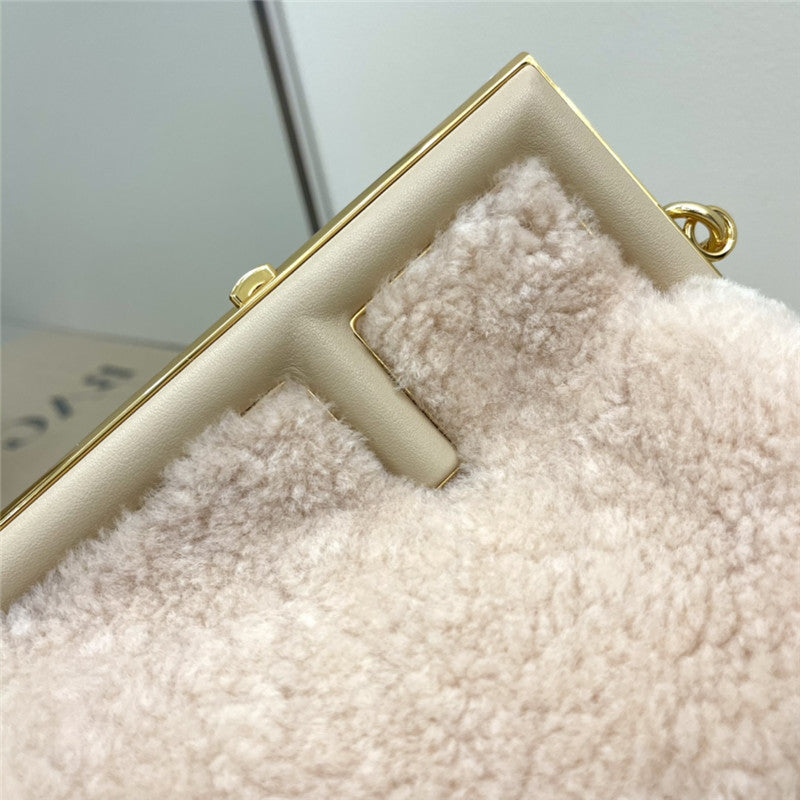 フェンディ ラムウール ファーストバッグ