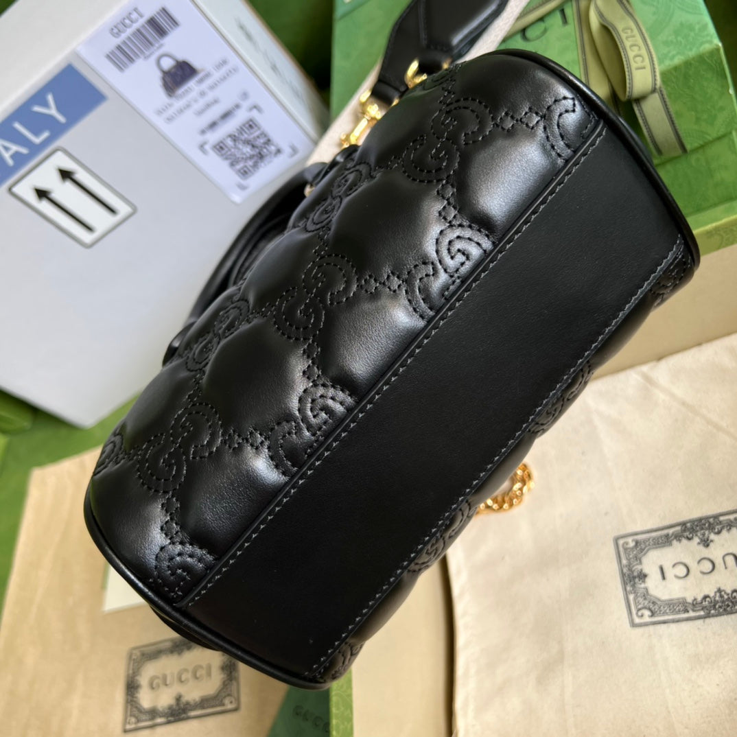 GGマトラッセ レザー ミニバッグ