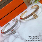 エルメスのロゴ入りブレスレットの偽物