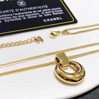 シャネルのダブルCレターダブルレイヤーネックレス