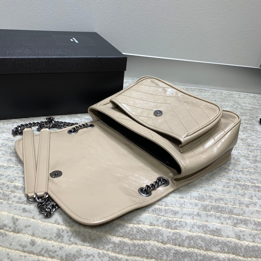 YSL ニキ ミディアム