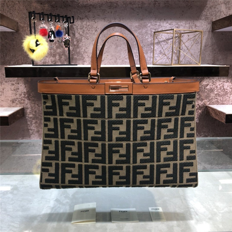 フェンディ ピーカブー X トート