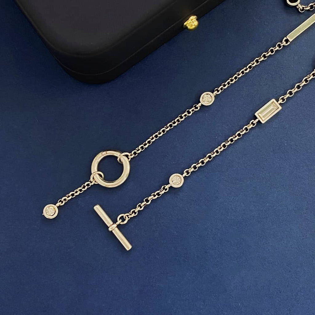 エルメスのロゴネックレスの偽物