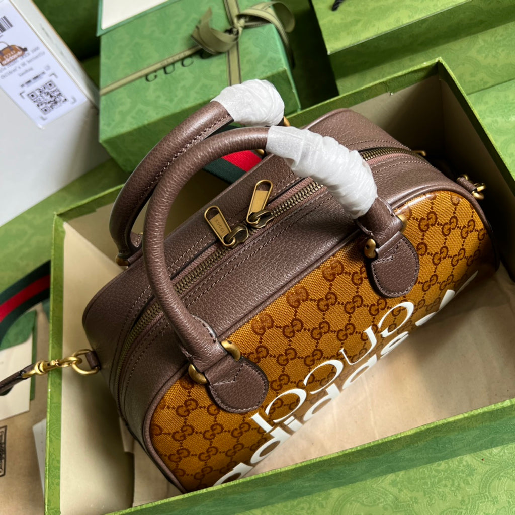 アディダス x グッチ ミニダッフルバッグ