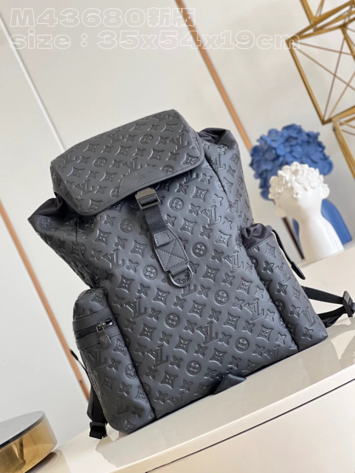 LV トレッキング バックパック（モノグラム・シャドウ カーフレザー製） – LW185