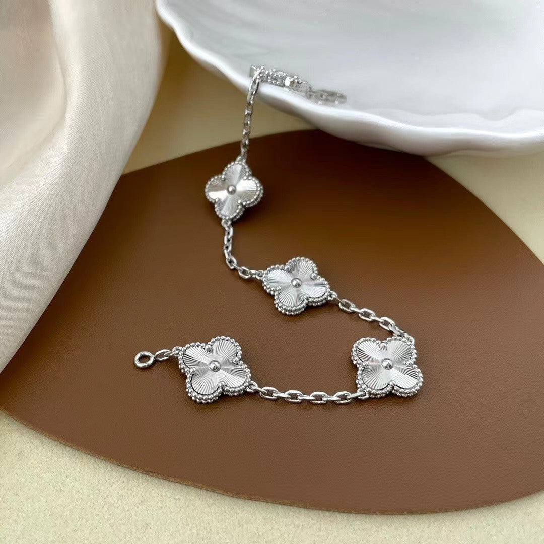Van Cleef & Arpels レーザー彫刻ブレスレット