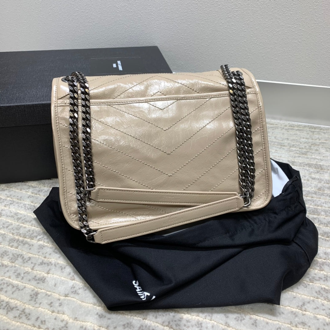 YSL ニキ ミディアム