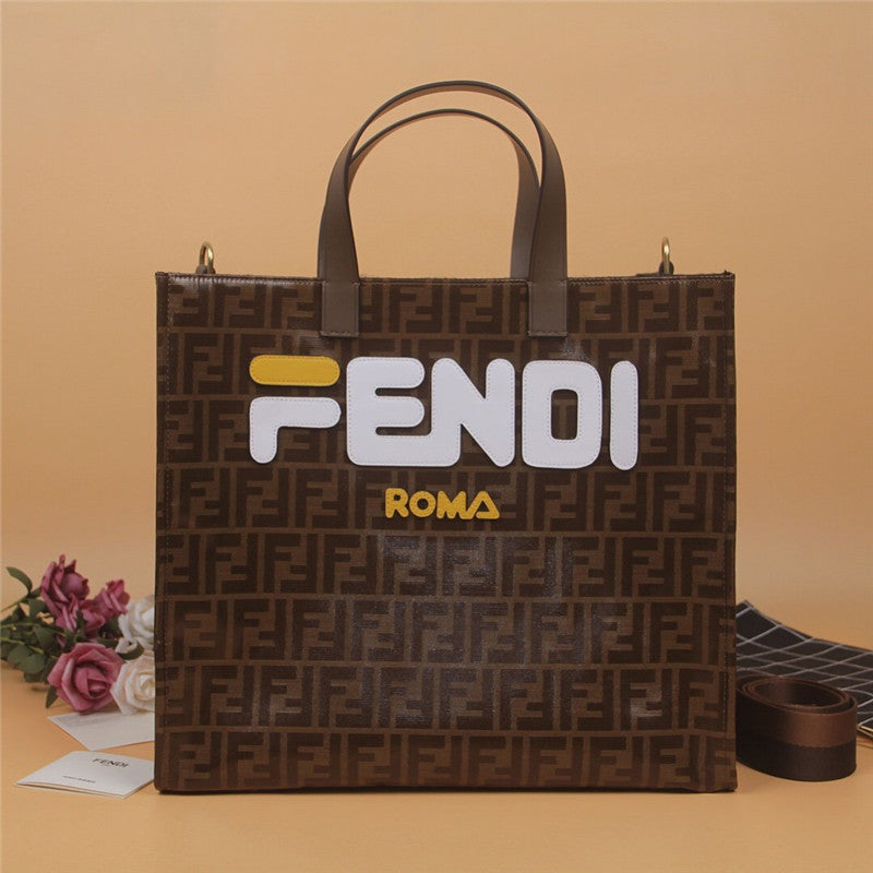 フェンディマニアショッピングバッグ ホワイト