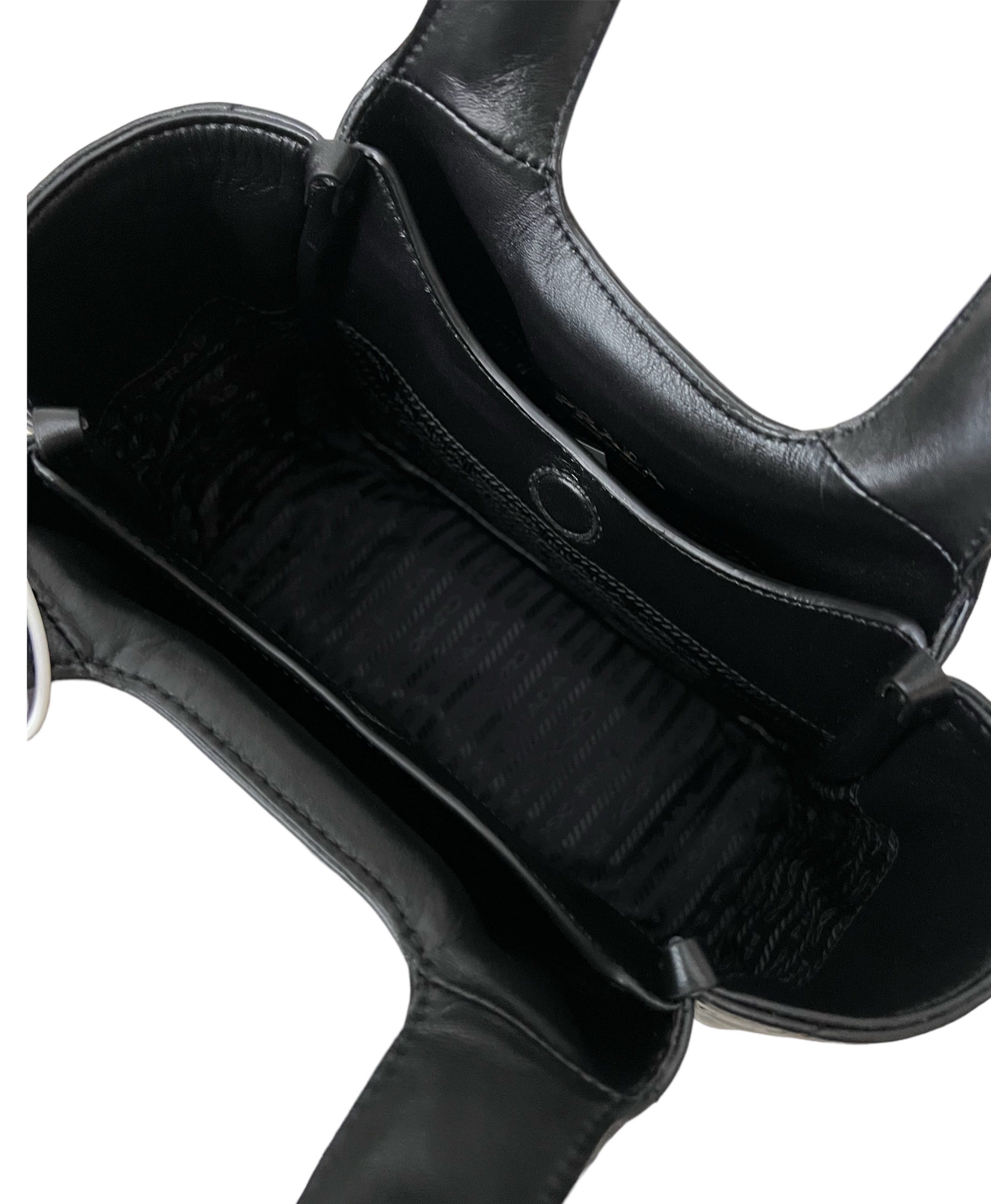 セール☆PRADA☆ ソフトナッパレザー ミニハンドバッグ1点入荷♪☆正規品☆