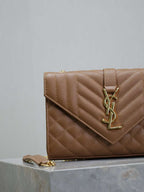 YSL 600195 エンベロープ スモール キルティング グレイン・ド・プードル エンボスレザー キャラメル
