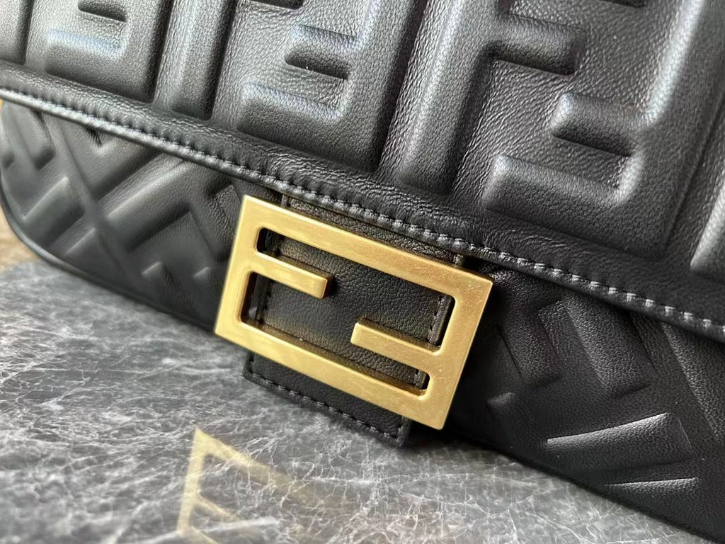 フェンディ バゲットバッグ 26cm