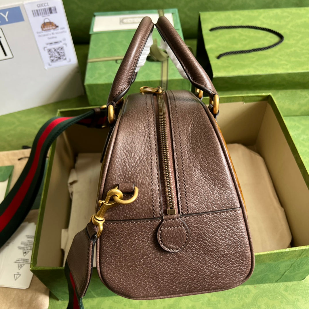 アディダス x グッチ ミニダッフルバッグ