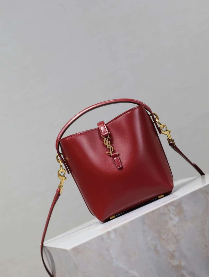 YSL 765870 LE 37 ミニ ラムスキンレザー レッド