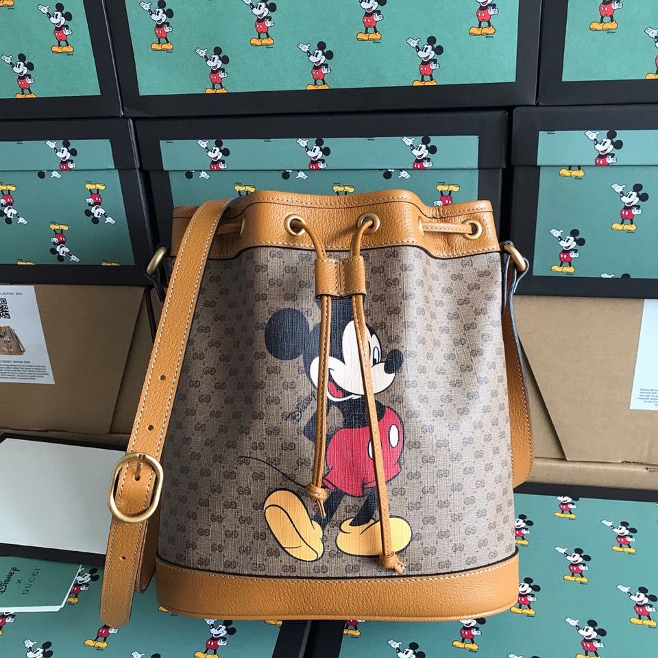 ディズニー グッチ バケット