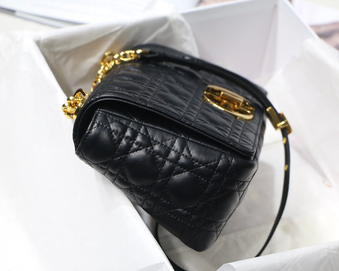 クリスチャン・ディオール ミディアム カロ バッグ