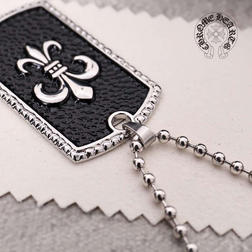 【Chrome Hearts】ネックレス、クロエ ハート ゴールド メッキ ミニ フレーム クロス ネックレス