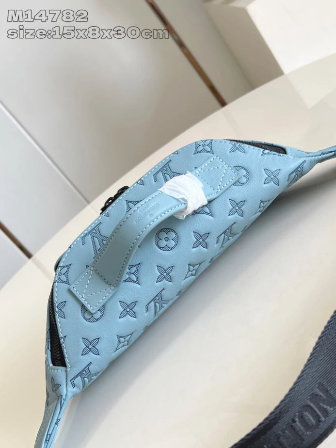 ラッシュ バムバッグ スカイブルー モノグラムシャドウ M14782 – LW244