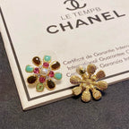シャネルのカラフルなオイルドリップの花びらのイヤリング