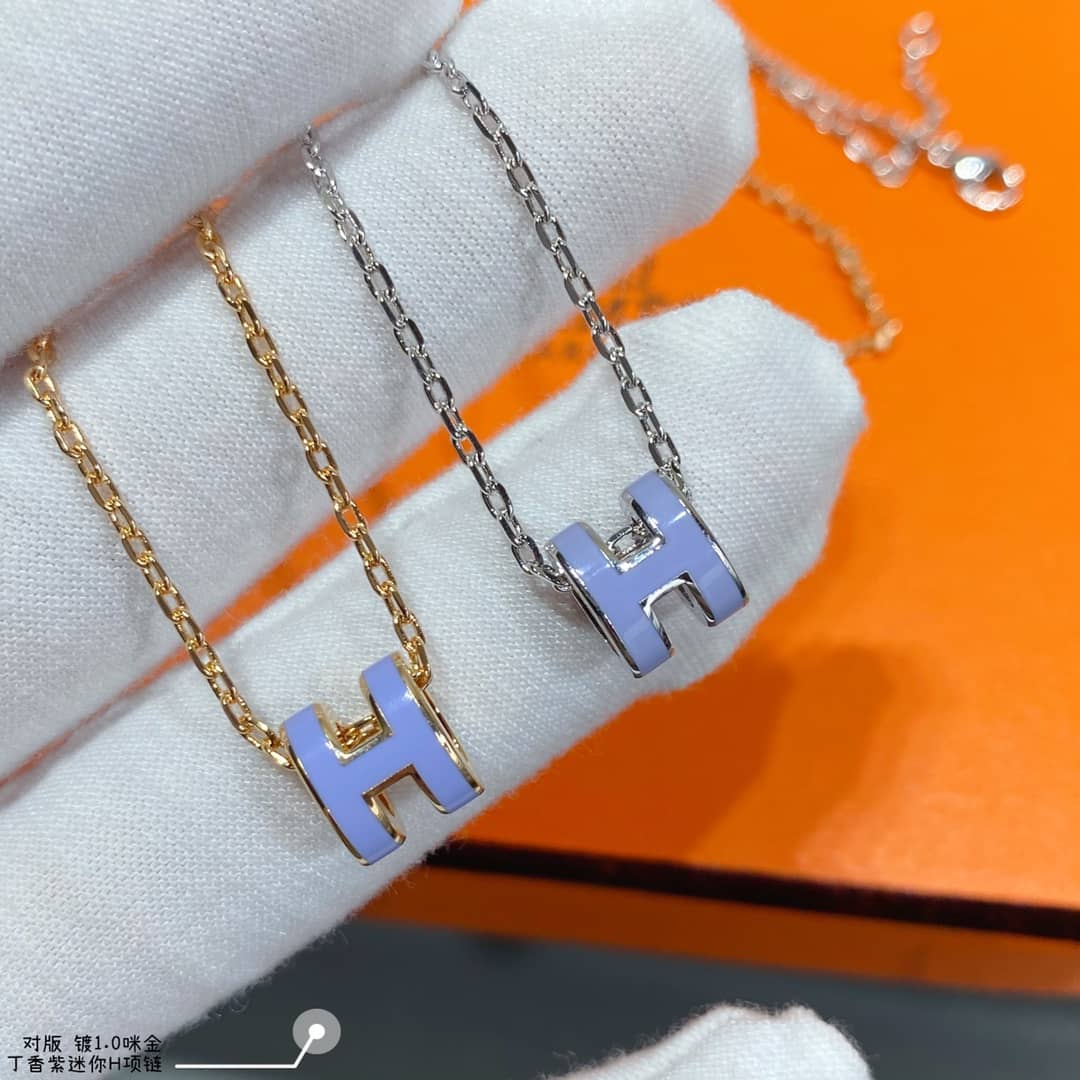 エルメスのロゴネックレスの偽物