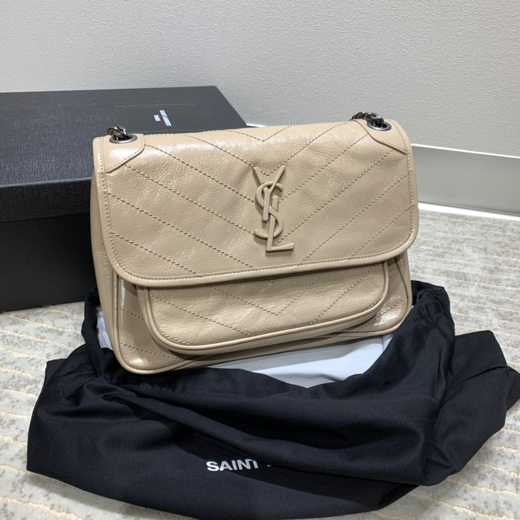 YSL ニキ ミディアム