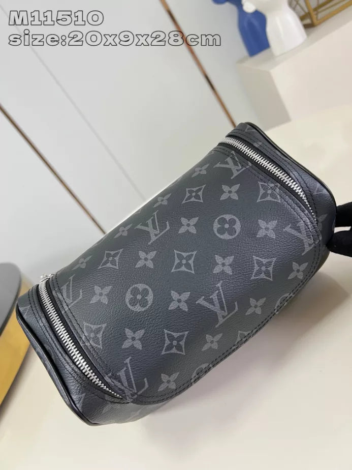 ルイ・ヴィトン トイレタリーバッグ ブラック モノグラム・エクリプス キャンバス – LW151