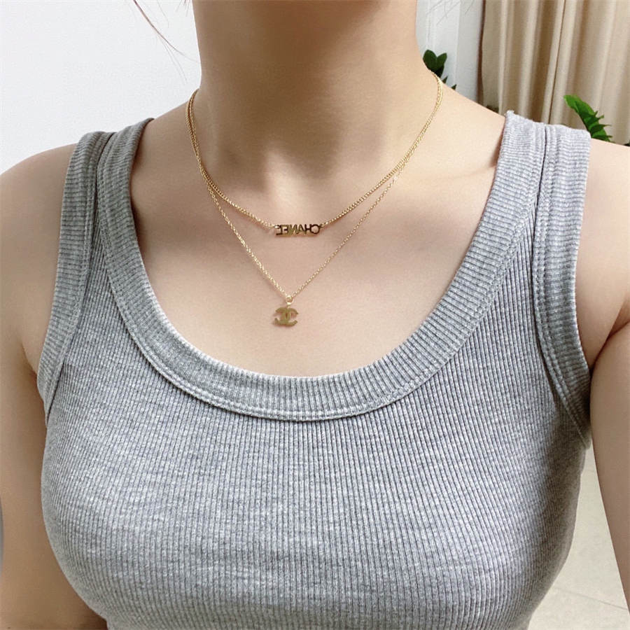 シャネルのダブルレイヤーネックレス