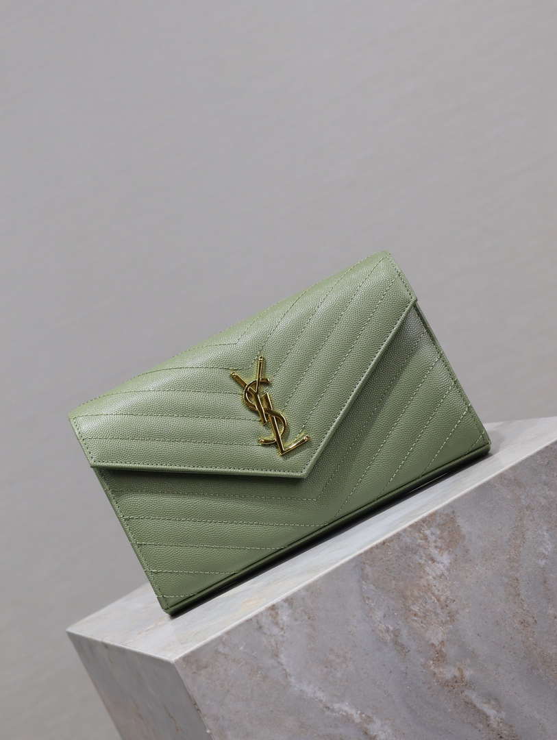 YSL 377828 クラシック カサンドレ チェーンウォレット グレイン ド プードルレザー グリーン