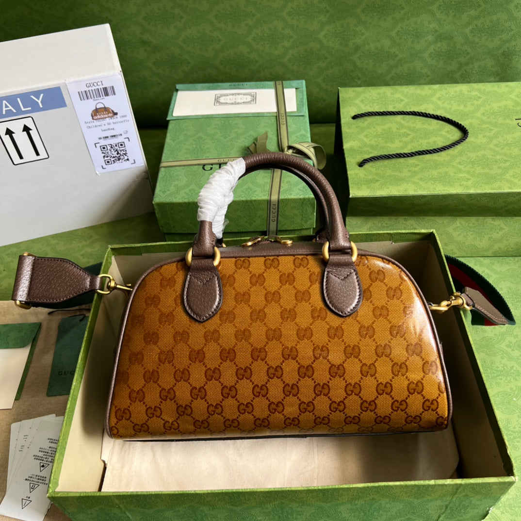 アディダス x グッチ ミニダッフルバッグ