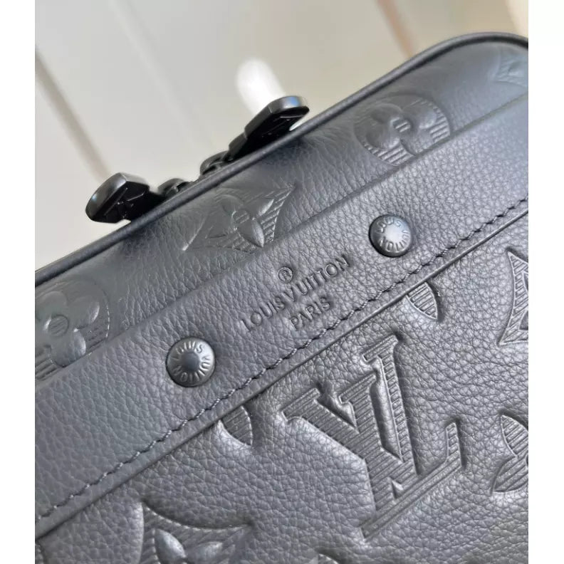 ネオアルファ ウェアラブルウォレット モノグラムシャドウレザー M82544 – LW235