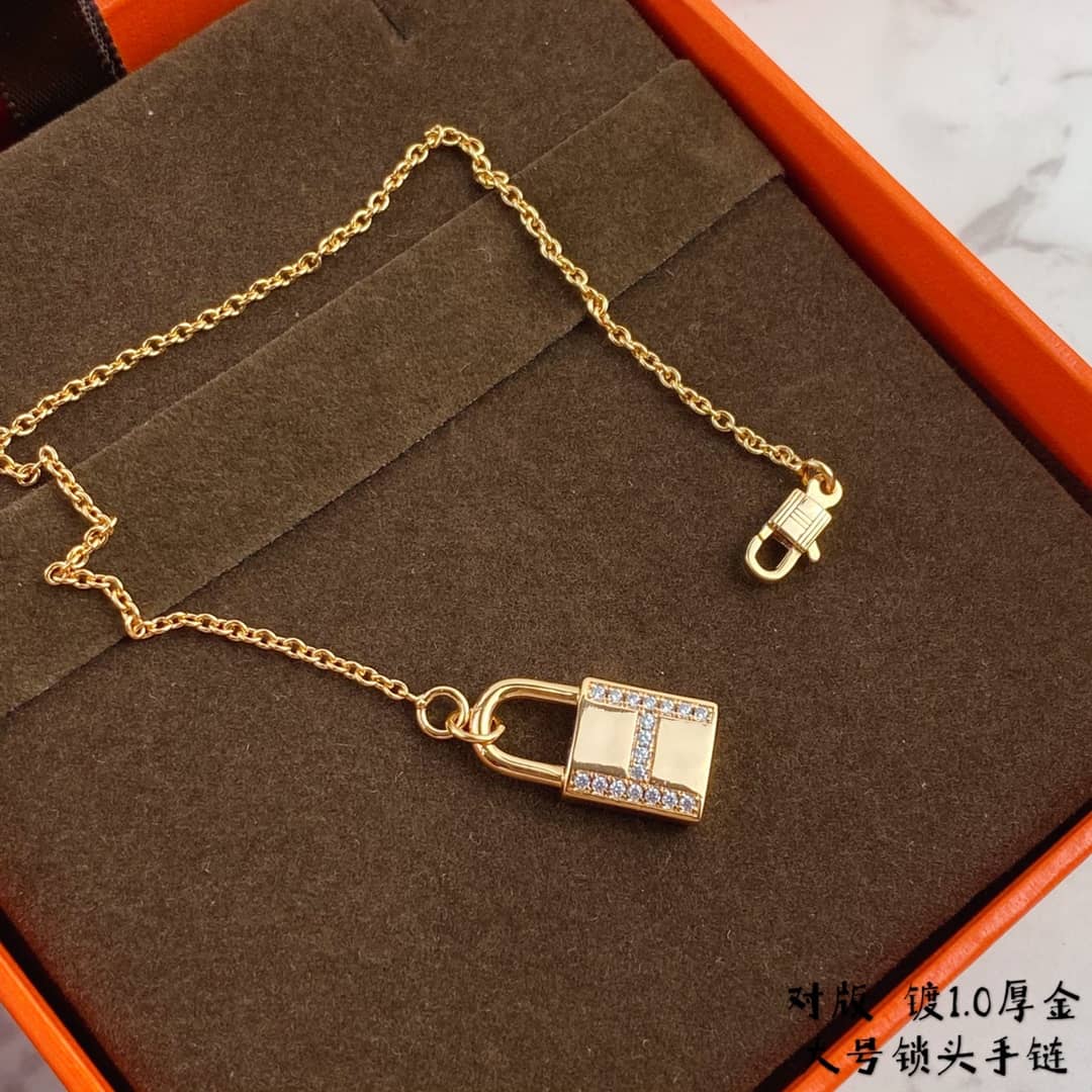 エルメスのブレスレットが安い