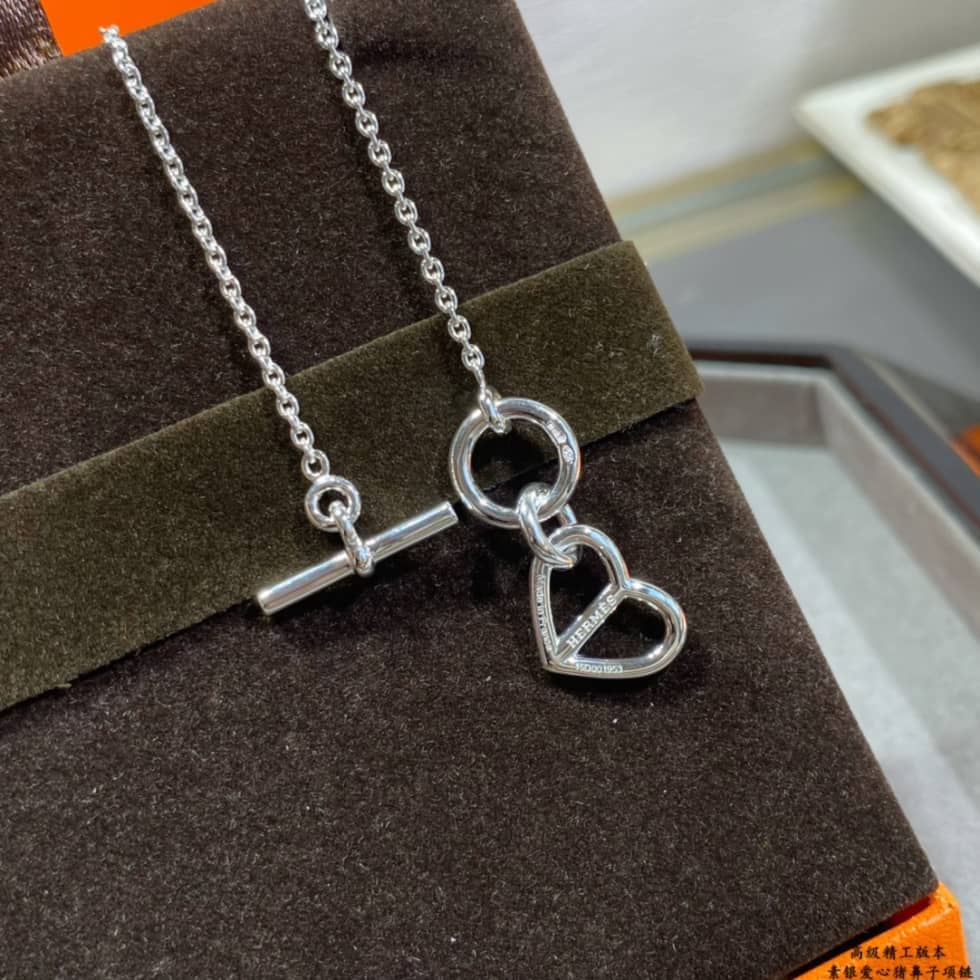 エルメスのロゴネックレスの卸売