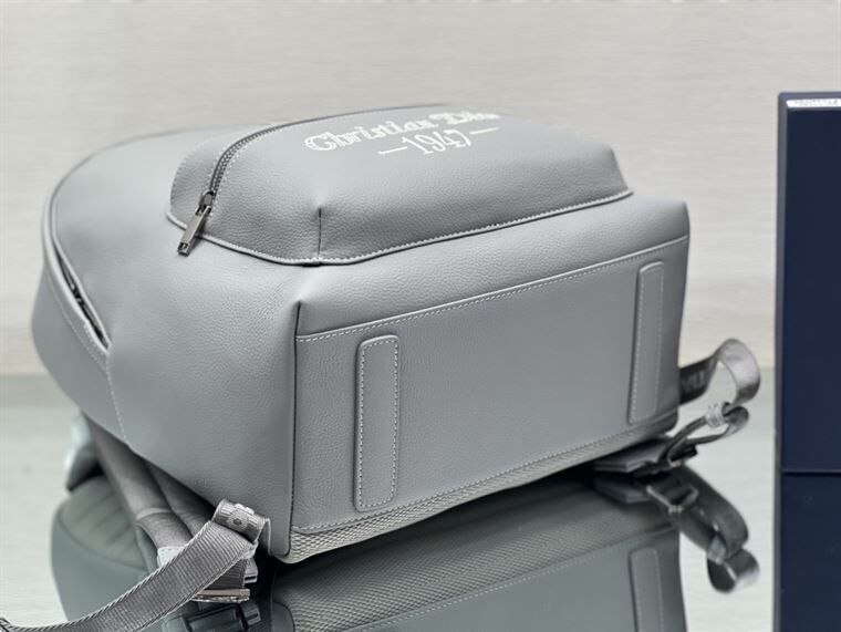 ディオール ライダー バックパック グレー グレインカーフスキン 「CHRISTIAN DIOR 1947」シグネチャー入り – DIO023