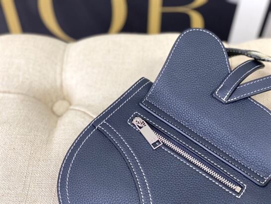 DIOR X KAWS ポーチ サドル ネイビーブルー – DIO016