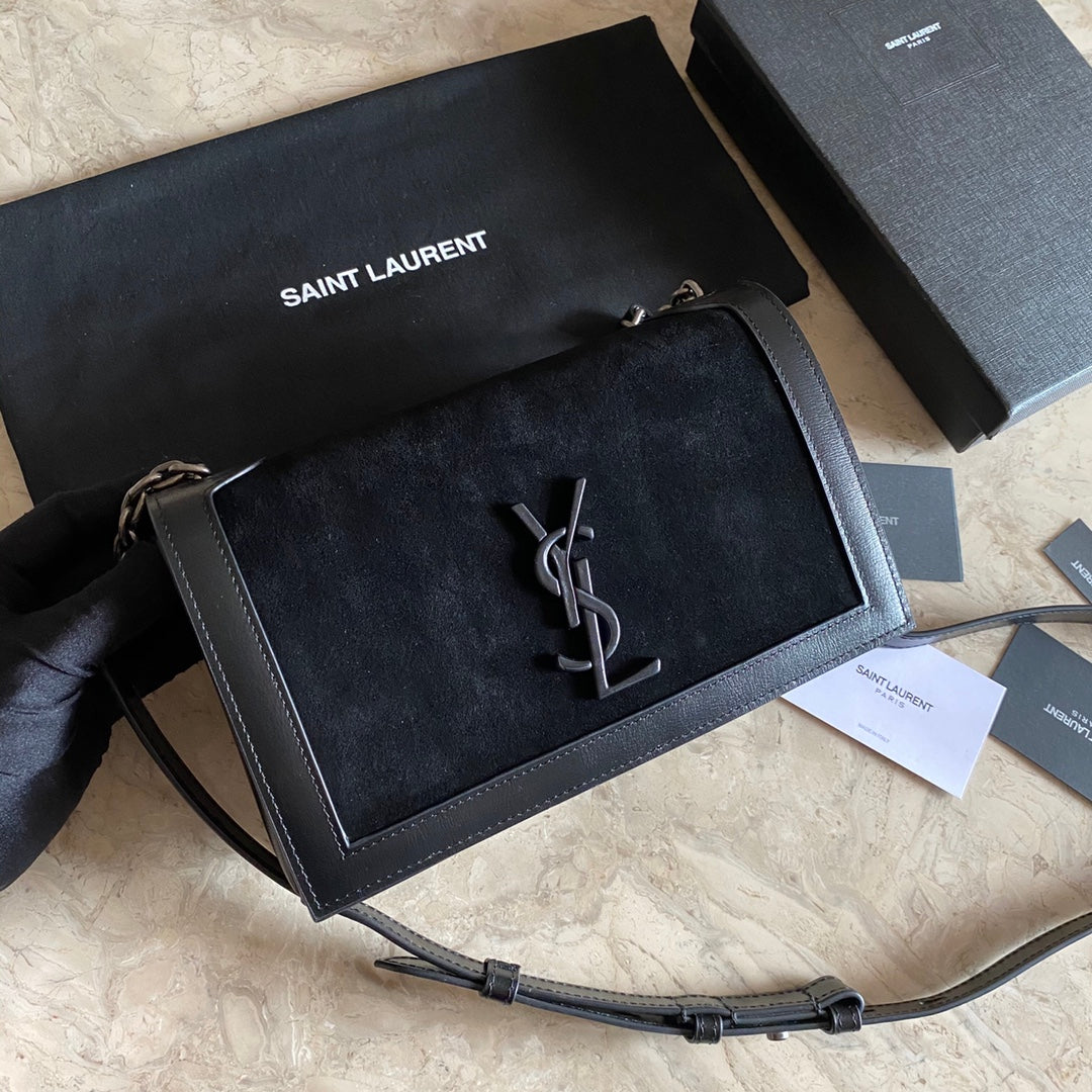 YSLモノグラム オールオーバー カメラバッグ