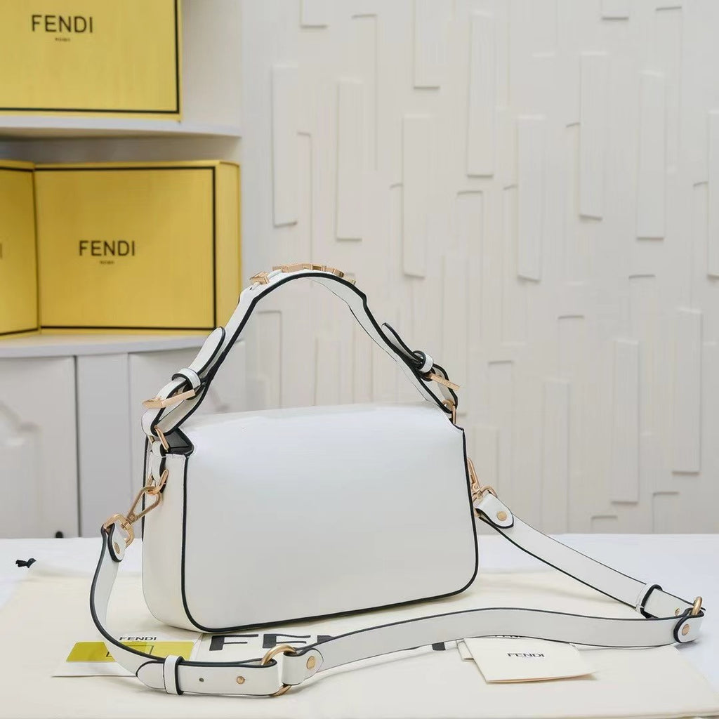 フェンディ アイスホワイト セレリア バッグ バゲット