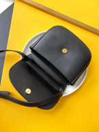 KAIA スモールサッチェル（スムースヴィンテージレザー）