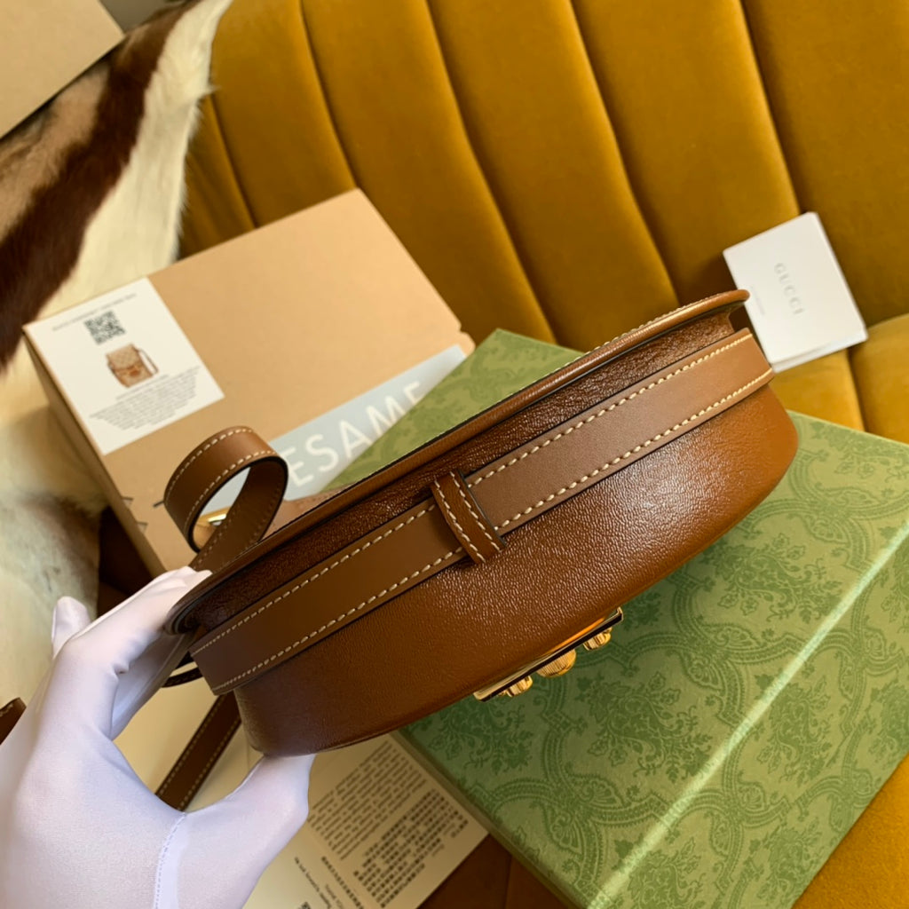 南京錠付き小型ショルダーバッグ