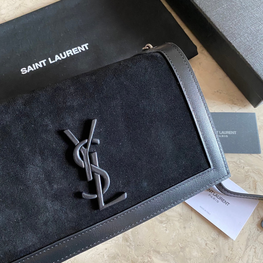 YSLモノグラム オールオーバー カメラバッグ