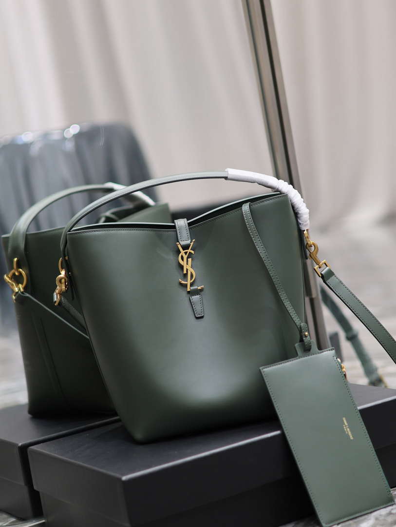 YSL 742828 Le 5 ̈¤ 7 サプル スモール スムースレザー グリーン