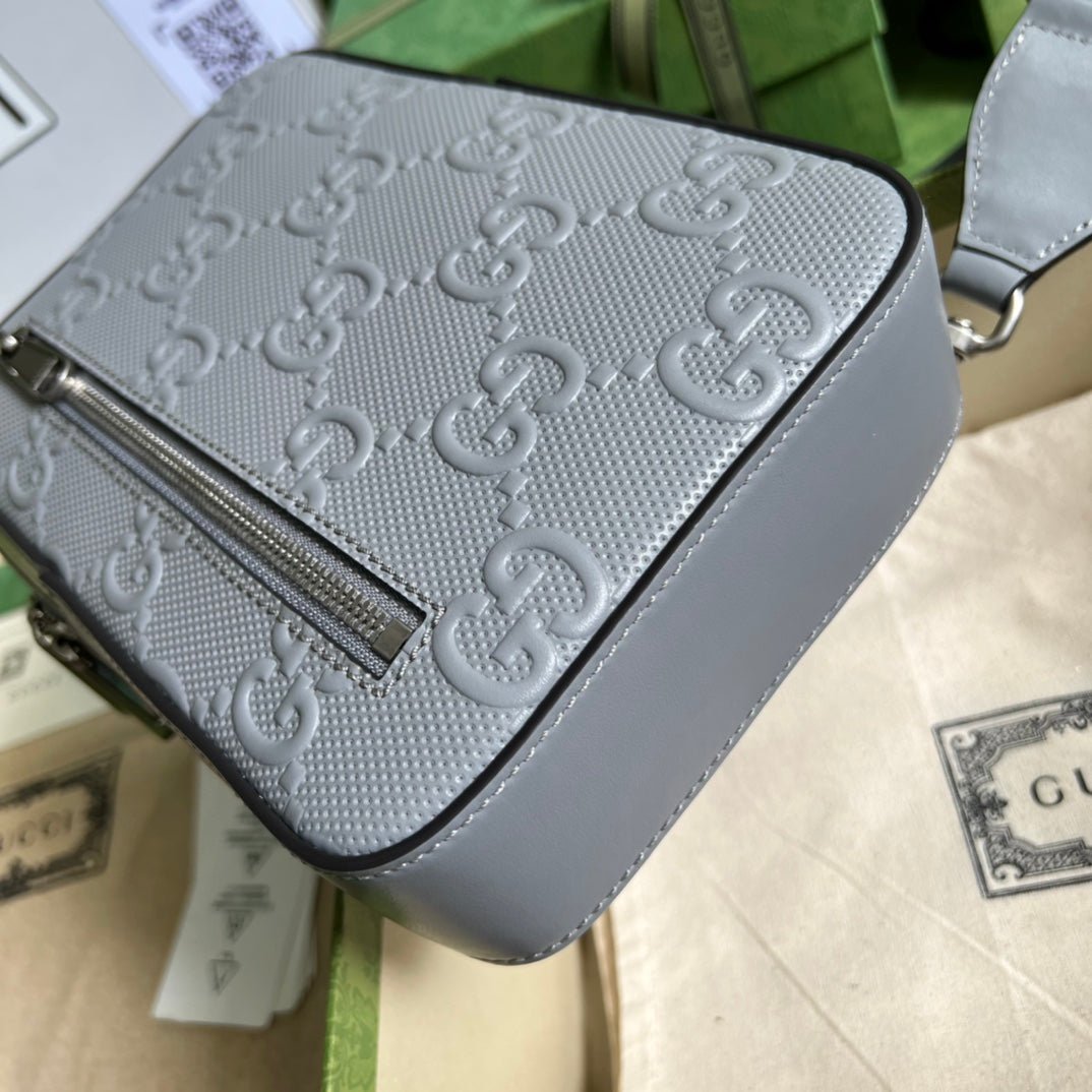 GGエンボス加工のスリングバックパック - nonlienmn